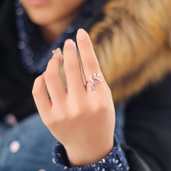 Silver Leaf Branch Adjustable Wrap Ring - Picture 5 of 8